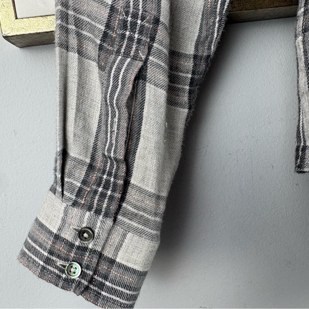 PAIGE Gray Plaid Buttonless Shirt Blouse Size M - Picture 11 of 12